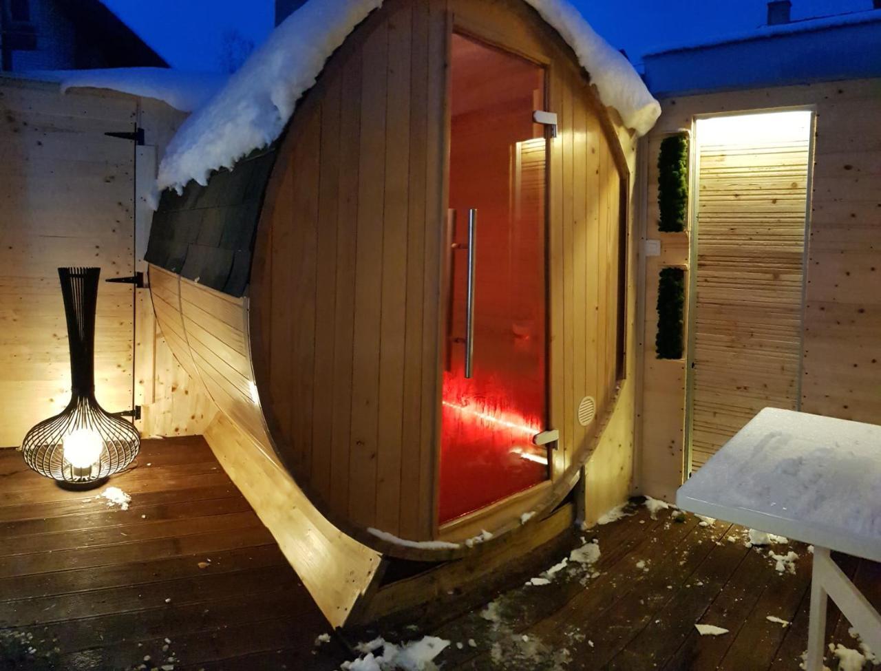 Apartment Plaza ----Wallbox 11Kw 16A ----- Private Spa- Jacuzzi, Infrared Sauna, Luxury Massage Chair, Parking, Entry With Pin 0 - 24H, Free Cancellation 24 Hours Before Check In Slavonski Brod Exteriér fotografie